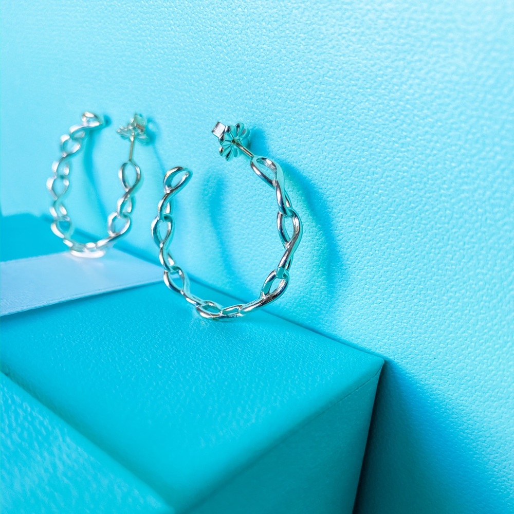 Tiffany & Co. Infinity Medium Hoop Earrings New!